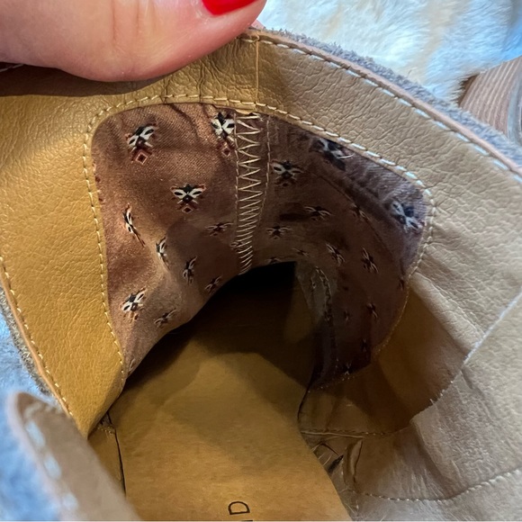 Lucky Brand Ponic Suede Block Heel Ankle Bootie | Grey Size 9.5 - Picture 10 of 12